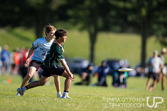Saturday full coverage from USAU D-I College Championships, Western Washington vs Massachusetts