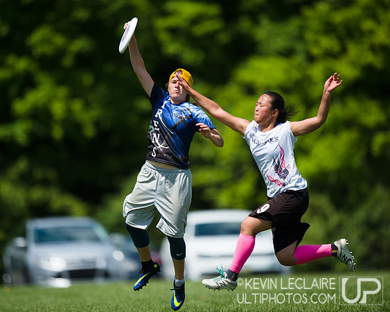2014 USAU D-I College Champs Saturday Round 4 Action