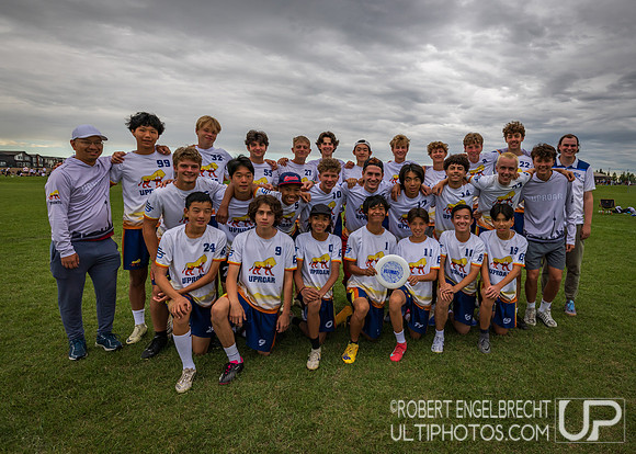 Uproar - Team Photo . Edmonton, AB: Canadian Ultimate Juniors Ch