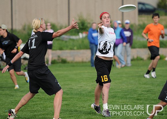 Saturday Photo Highlights Preview -- 2011 USAU College Championships