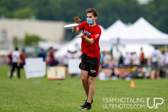 Alligators Masi vs Wollongong Krank in pool play at World Ultimate Club Championships