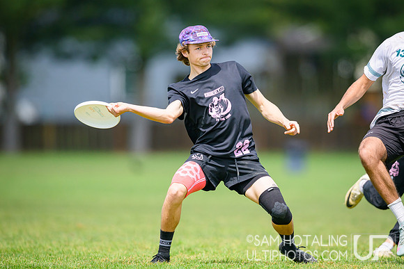 Lewis & Clark Bacchus vs Whitman Sweets in quarterfinals at USAU D-III College Championships
