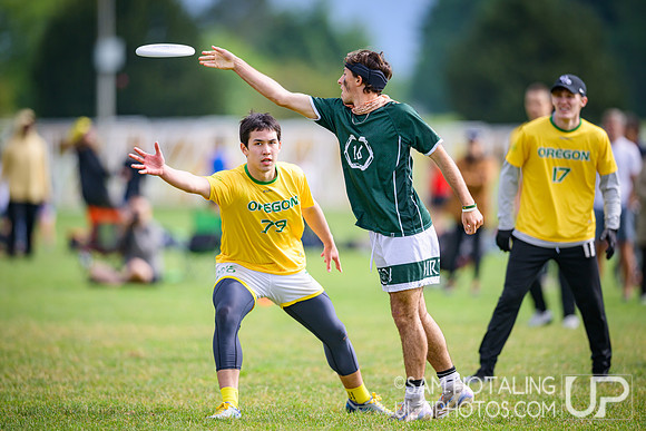 Pool play at USAU D-I College Championships