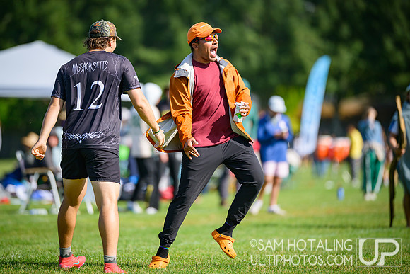 Saturday pool play at USAU D-I College Championships