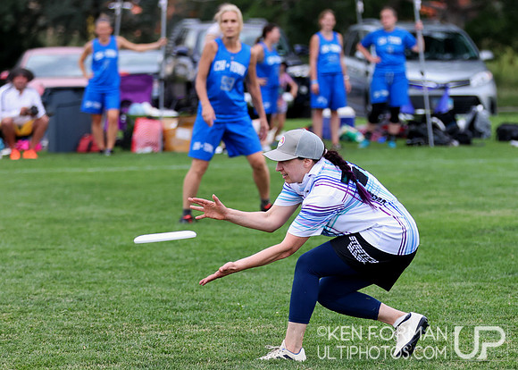 Stretch Mark v. Prime in Pool Play at the 2021 USAU Masters National Championships
