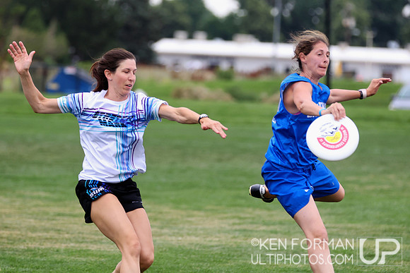 Stretch Mark v. Prime in Pool Play at the 2021 USAU Masters National Championships