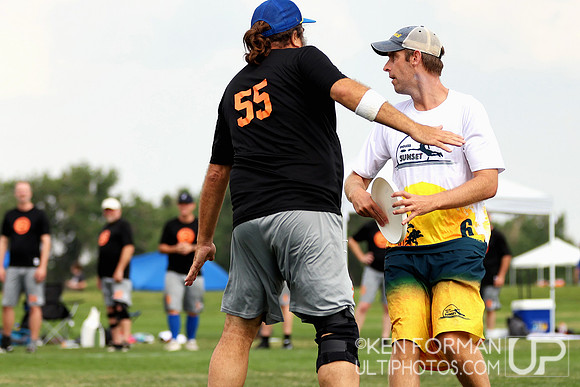 Endless Sunset v. Rust in Pool Play at the 2021 USAU Masters National Championships