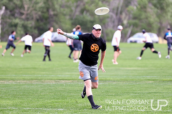 Endless Sunset v. Rust in Pool Play at the 2021 USAU Masters National Championships
