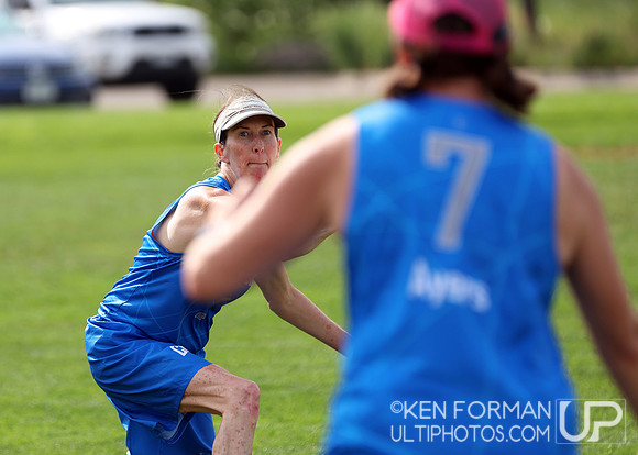 Stretch Mark v. Prime in Pool Play at the 2021 USAU Masters National Championships