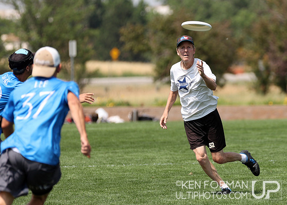 Relics vs. Age Against the Machine iin Pool Play at the 2021 USAU Masters National Championships