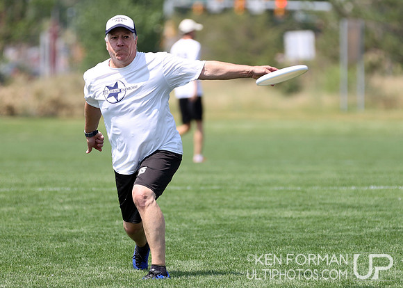 Relics vs. Age Against the Machine iin Pool Play at the 2021 USAU Masters National Championships