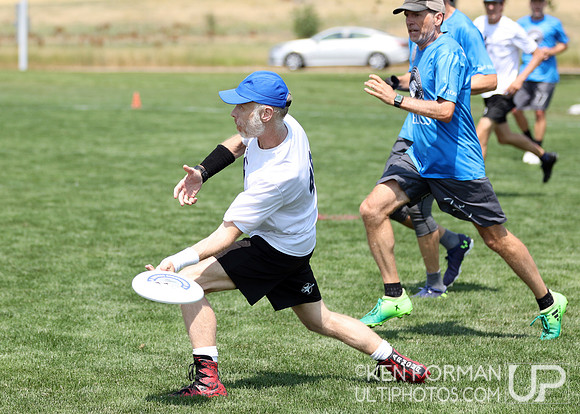 Relics vs. Age Against the Machine iin Pool Play at the 2021 USAU Masters National Championships