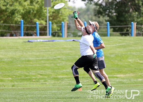 Relics vs. Age Against the Machine iin Pool Play at the 2021 USAU Masters National Championships
