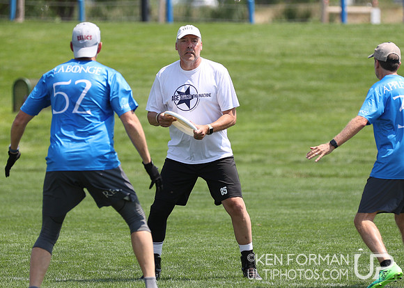 Relics vs. Age Against the Machine iin Pool Play at the 2021 USAU Masters National Championships