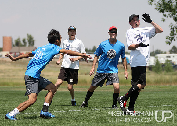 Relics vs. Age Against the Machine iin Pool Play at the 2021 USAU Masters National Championships