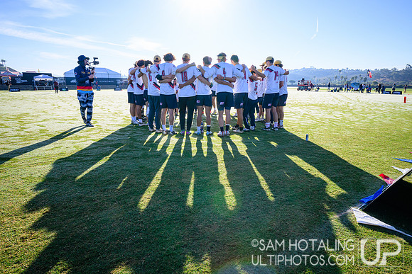 PoNY vs Revolver in men’s semifinals during Club Championships at Surf Cup Sports Park