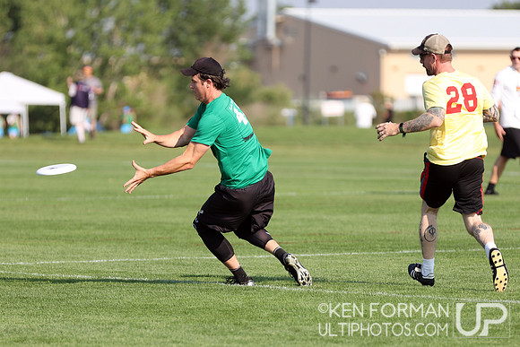 Eldors vs. GrandMaster Flash in Pool Play at the 2021 USAU Masters National Championships