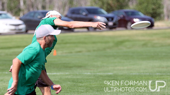 Eldors vs. GrandMaster Flash in Pool Play at the 2021 USAU Masters National Championships
