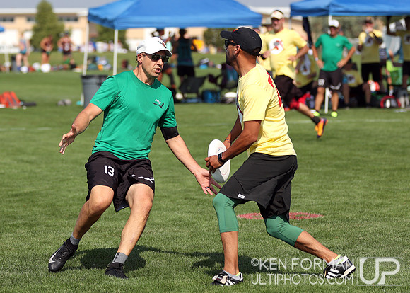 Eldors vs. GrandMaster Flash in Pool Play at the 2021 USAU Masters National Championships