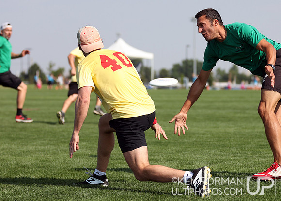 Eldors vs. GrandMaster Flash in Pool Play at the 2021 USAU Masters National Championships