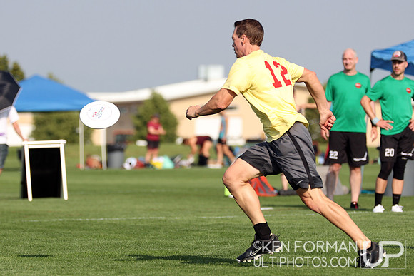 Eldors vs. GrandMaster Flash in Pool Play at the 2021 USAU Masters National Championships