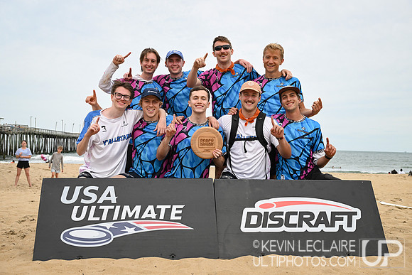 Y'allstars Men's Spirit Award Team Photo - 2025 Beach Championsh
