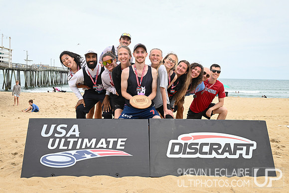 Beach Bulls Mixed 2nd Place Team Photo - 2025 Beach Championship