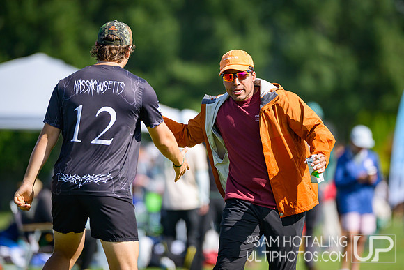 Saturday pool play at USAU D-I College Championships
