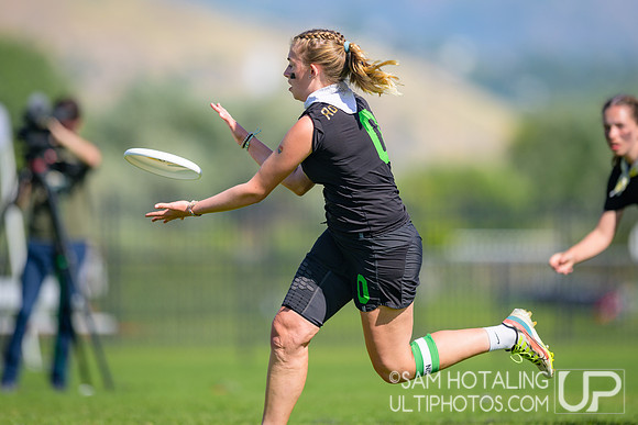 Roosevelt Rough Riders vs South Eugene in finals at High School National Invite