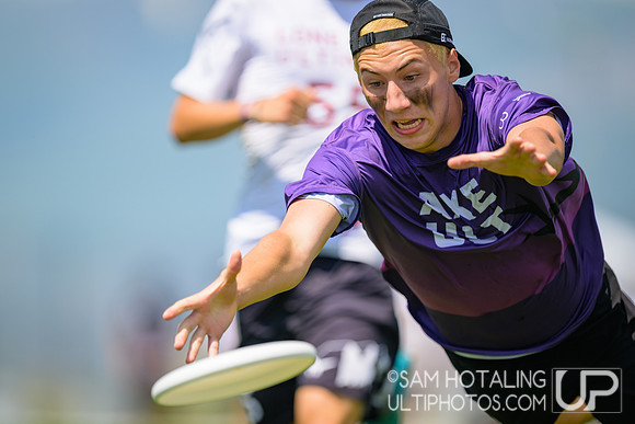 Lone Peak B vs South Eugene in semis at High School National Invite