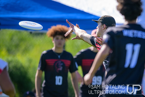 Cleveland B vs Jordan Dirty Birds in prequarters at High School National Invite