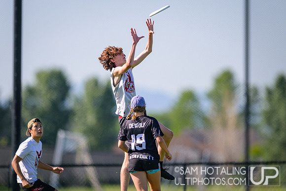 Cleveland B vs Jordan Dirty Birds in prequarters at High School National Invite