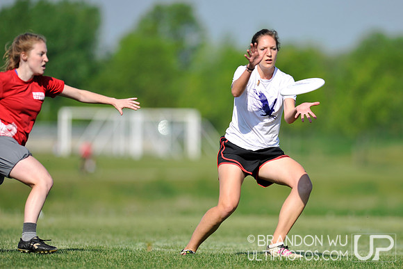Saturday Women's Pool Play & Crossovers - 2012 USAU D-III College Championships