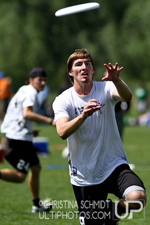 2012 USAU D-I College Championships Friday Round 1 Action