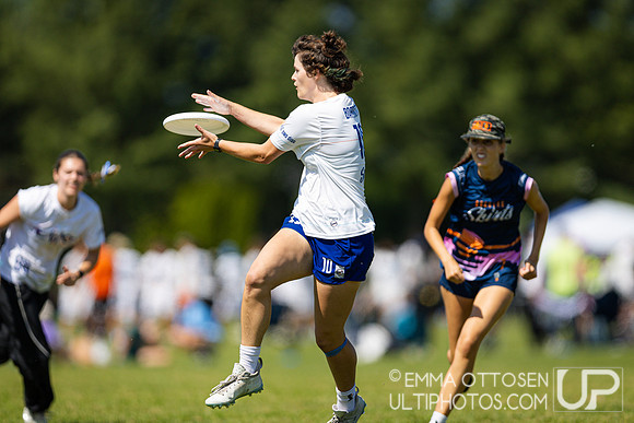 Saturday full coverage from USAU D-I College Championships, Tufts vs Santa Barbara