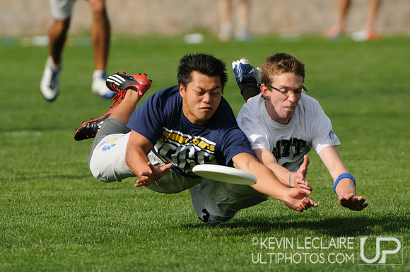 2012 USAU D-I College Championships Friday Round 1 Action