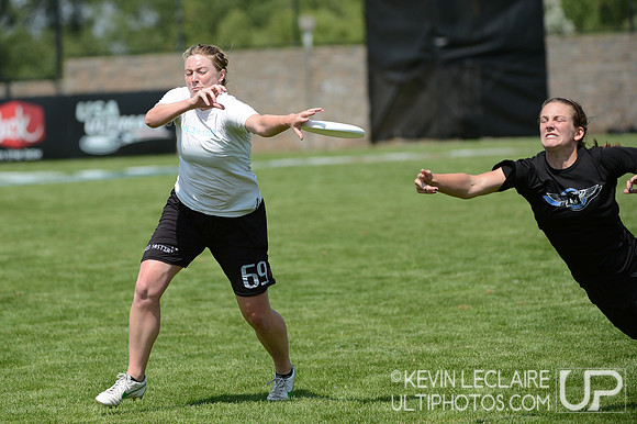 2012 USAU D-I College Championships Friday Action
