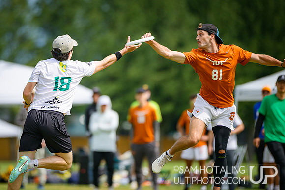Pool play at USAU D-I College Championships