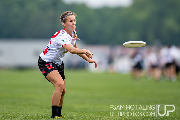 CUSB Shout vs Stella in pool play at World Ultimate Club Championships