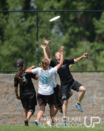 2012 USAU D-I College Championships Friday Action