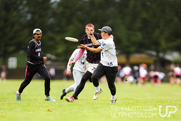 Saturday full coverage from USAU D-IIII College Championships, Pool Play Round 1: Claremont vs Richmond