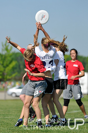 Saturday Women's Pool Play & Crossovers - 2012 USAU D-III College Championships