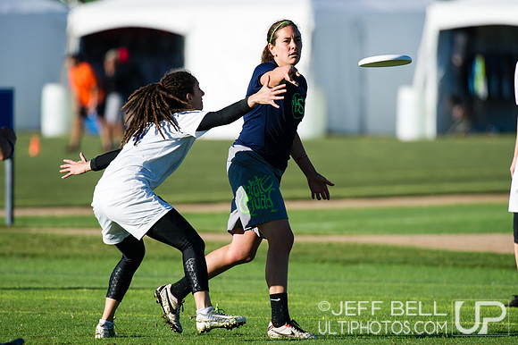 USAU_Nationals_2013_Thursday_20131017_091538_JBP0120