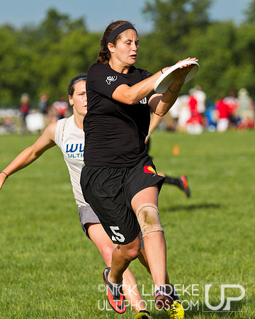 2014 USAU D-I College Champs Sunday Action