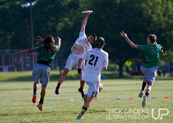 2014 USAU D-I College Champs Friday Action