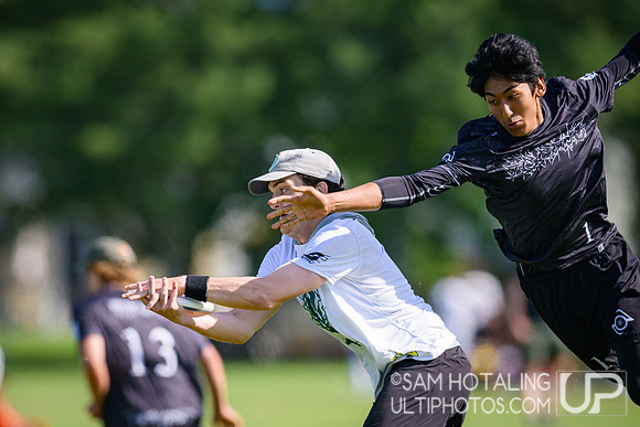 Saturday pool play at USAU D-I College Championships