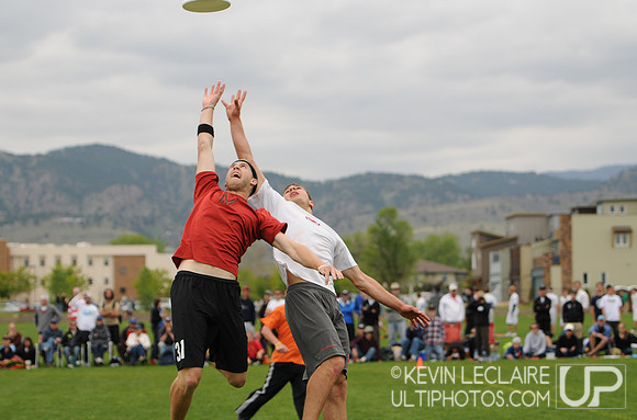 Saturday Photo Highlights Preview -- 2011 USAU College Championships