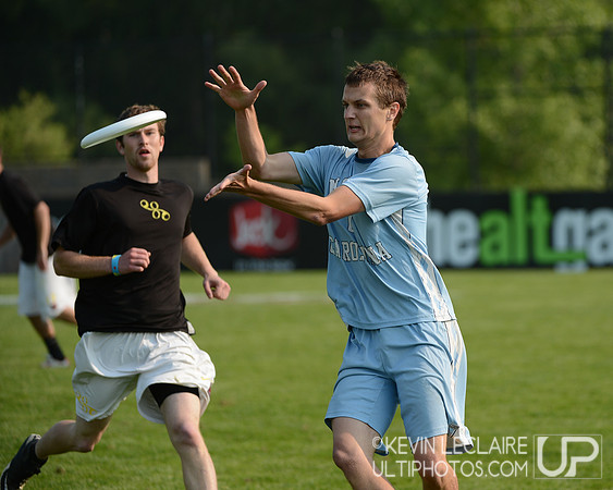 2012 USAU D-I College Championships Saturday Action