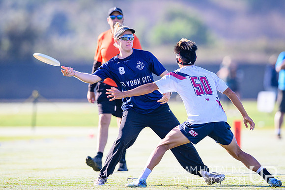 PoNY vs Revolver in men’s semifinals during Club Championships at Surf Cup Sports Park