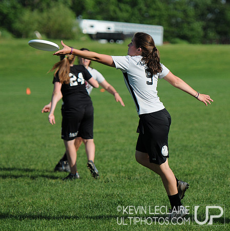 Saturday 4:45pm Girls 1v1 Crossover games